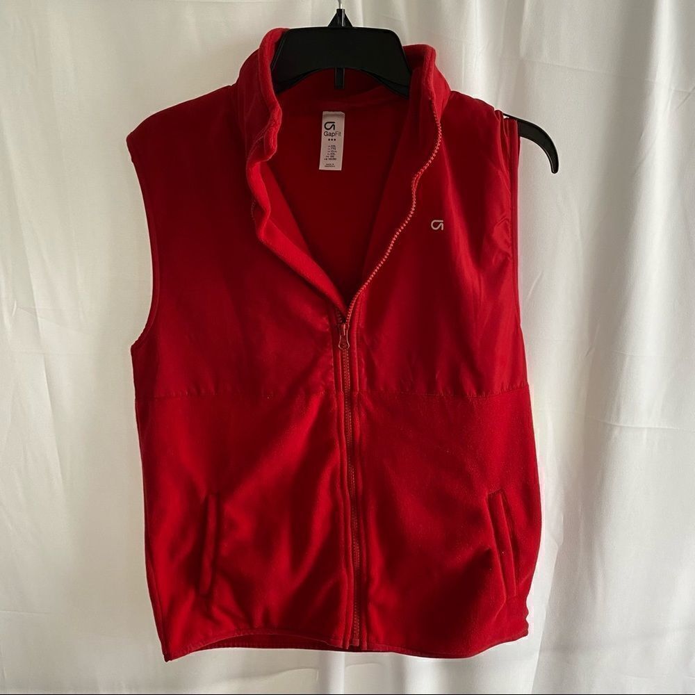 GAP Fit Boys’ Fleece Zipper Closing Vest